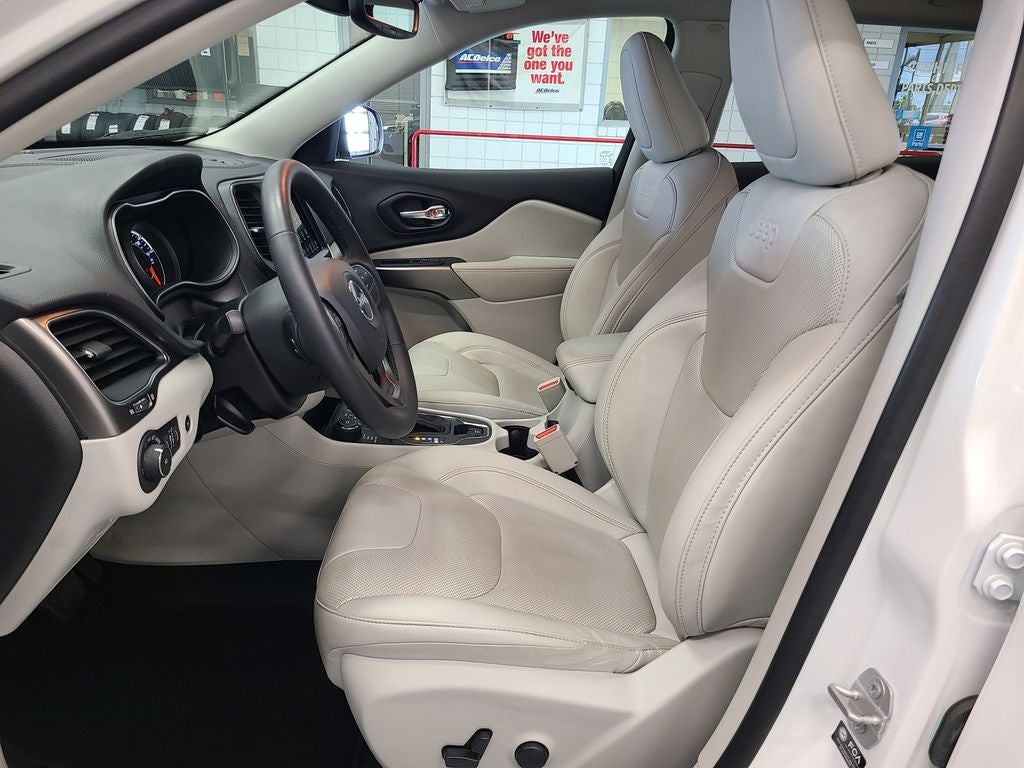 2022 Jeep Cherokee Latitude Lux