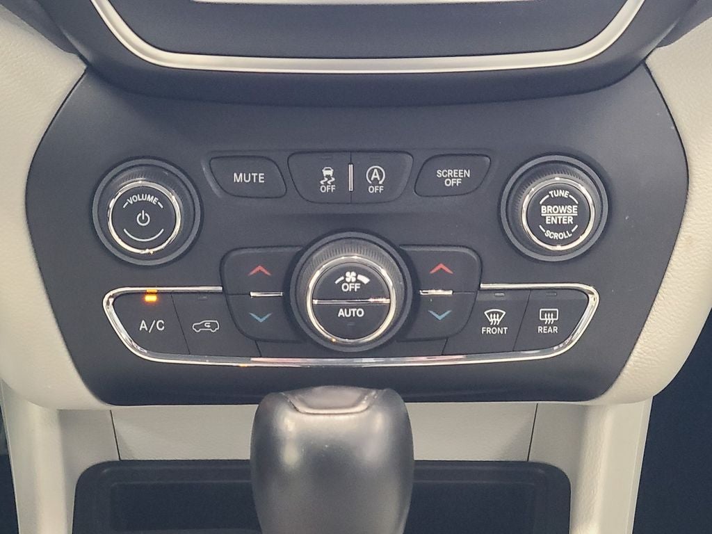 2022 Jeep Cherokee Latitude Lux