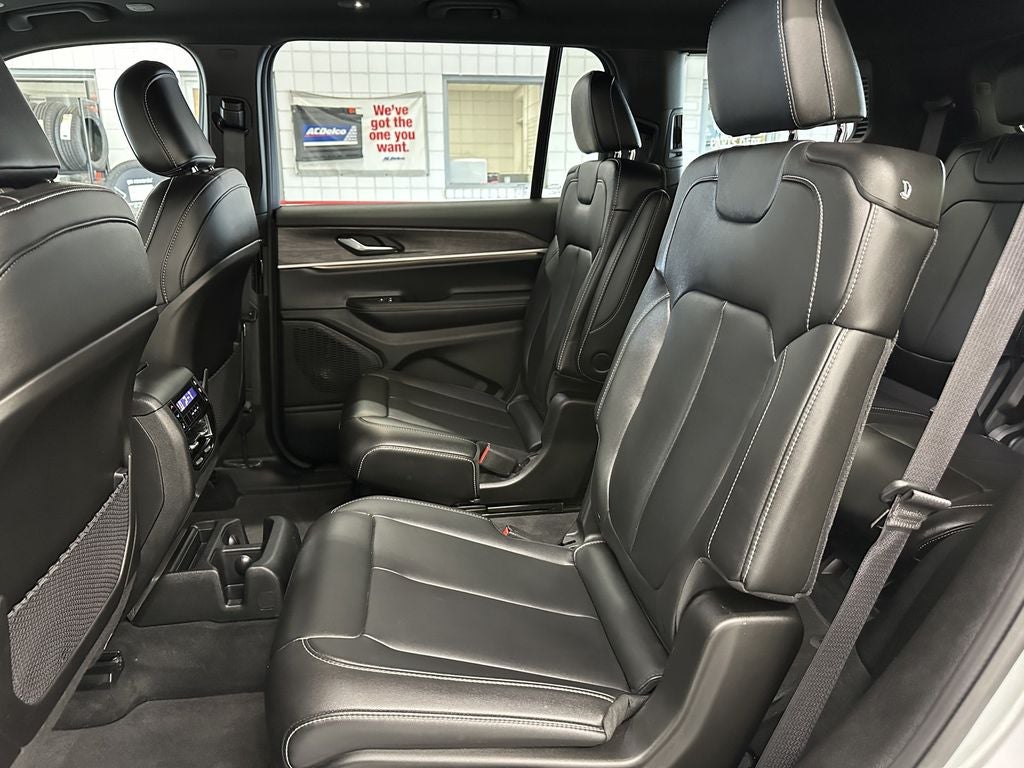 2025 Jeep Grand Cherokee L Limited 4x4