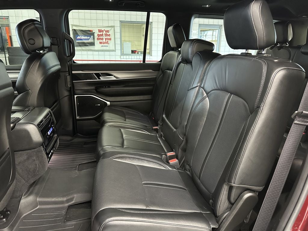 2023 Jeep Wagoneer Series II Carbide 4x4