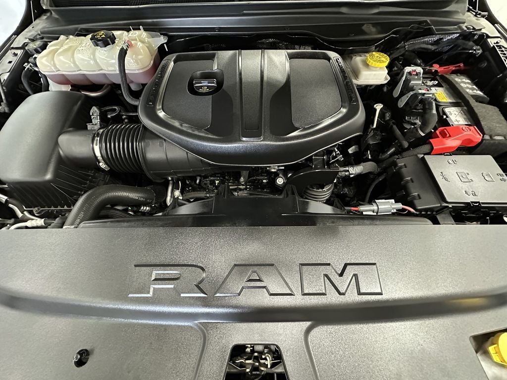 2025 RAM 1500 Big Horn Crew Cab 4x4 5'7" Box