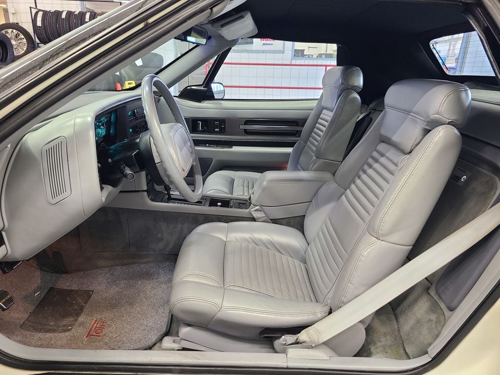 1990 Buick Reatta Base