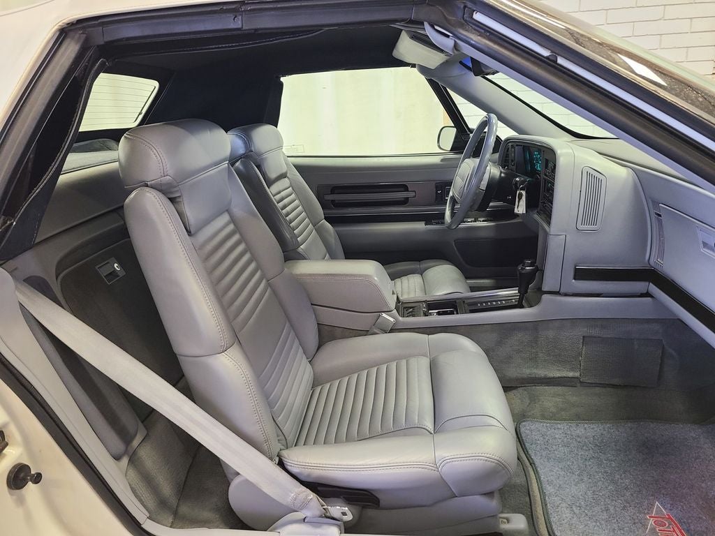 1990 Buick Reatta Base