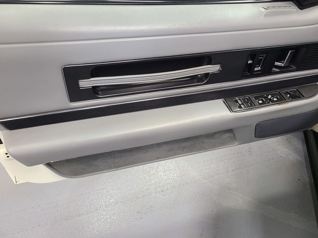 1990 Buick Reatta Base