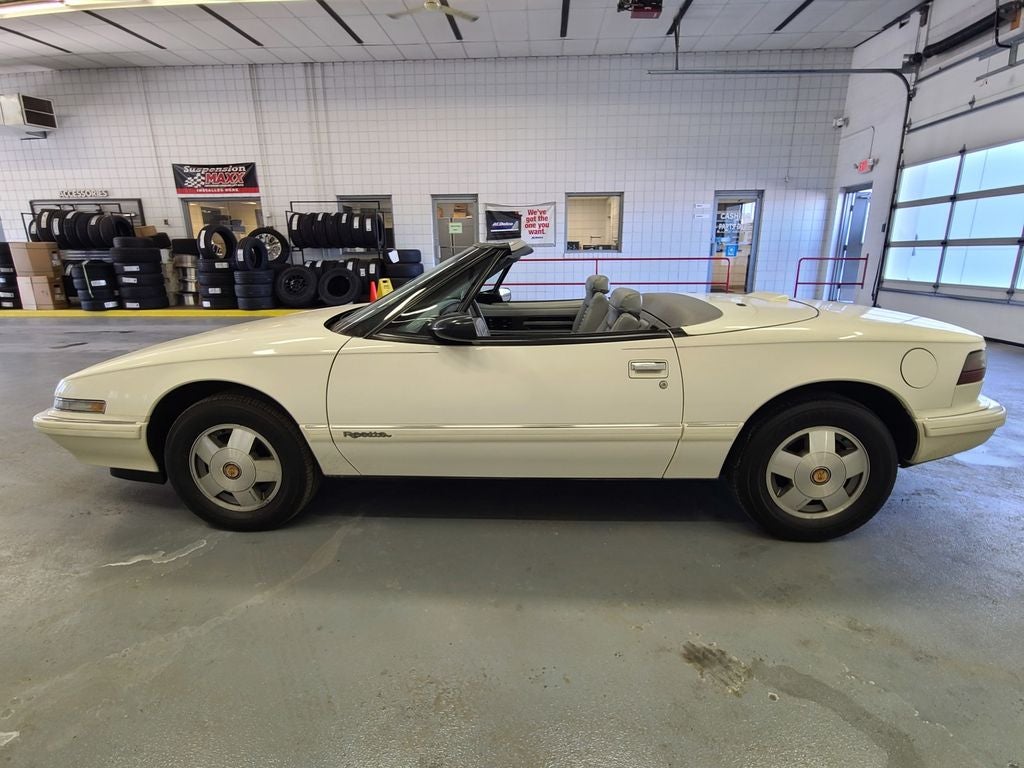 1990 Buick Reatta Base