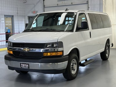 2025 Chevrolet Express Passenger 1LT
