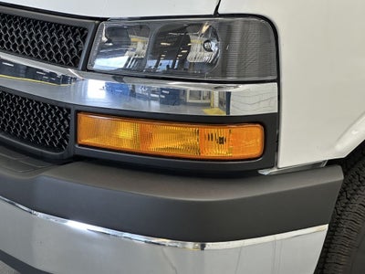 2025 Chevrolet Express Passenger 1LT