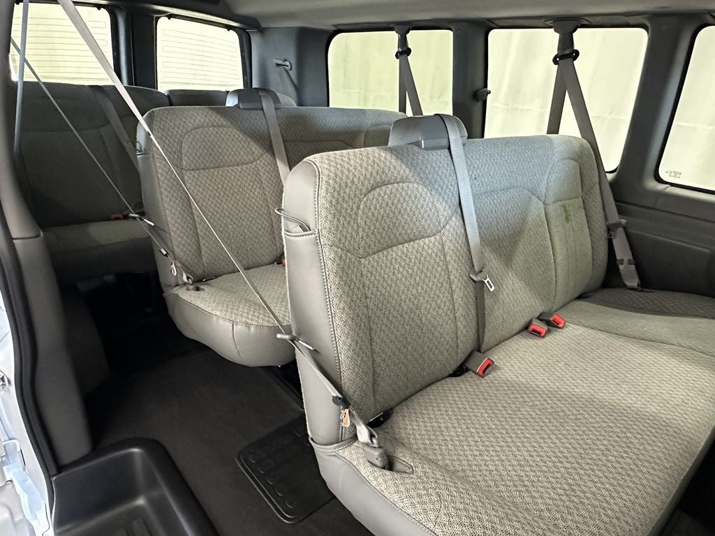 2025 Chevrolet Express Passenger 1LT