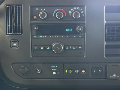 2025 Chevrolet Express Passenger 1LT