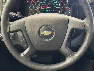 2025 Chevrolet Express Passenger 1LT