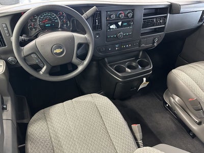 2025 Chevrolet Express Passenger 1LT
