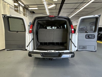 2025 Chevrolet Express Passenger 1LT