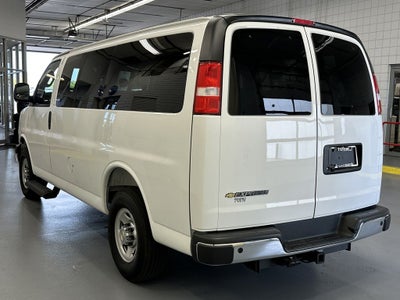 2025 Chevrolet Express Passenger 1LT