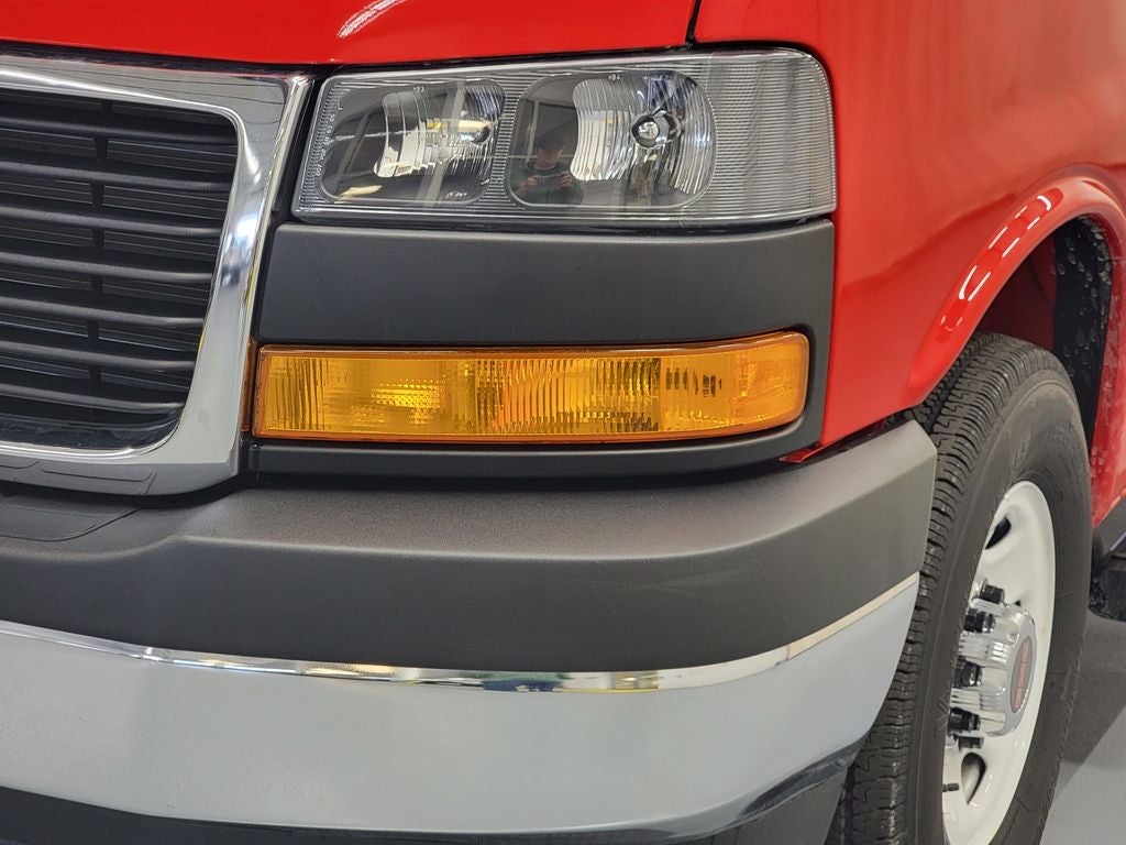 2024 GMC Savana Passenger 3500 LT