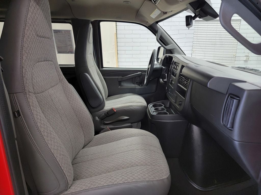 2024 GMC Savana Passenger 3500 LT