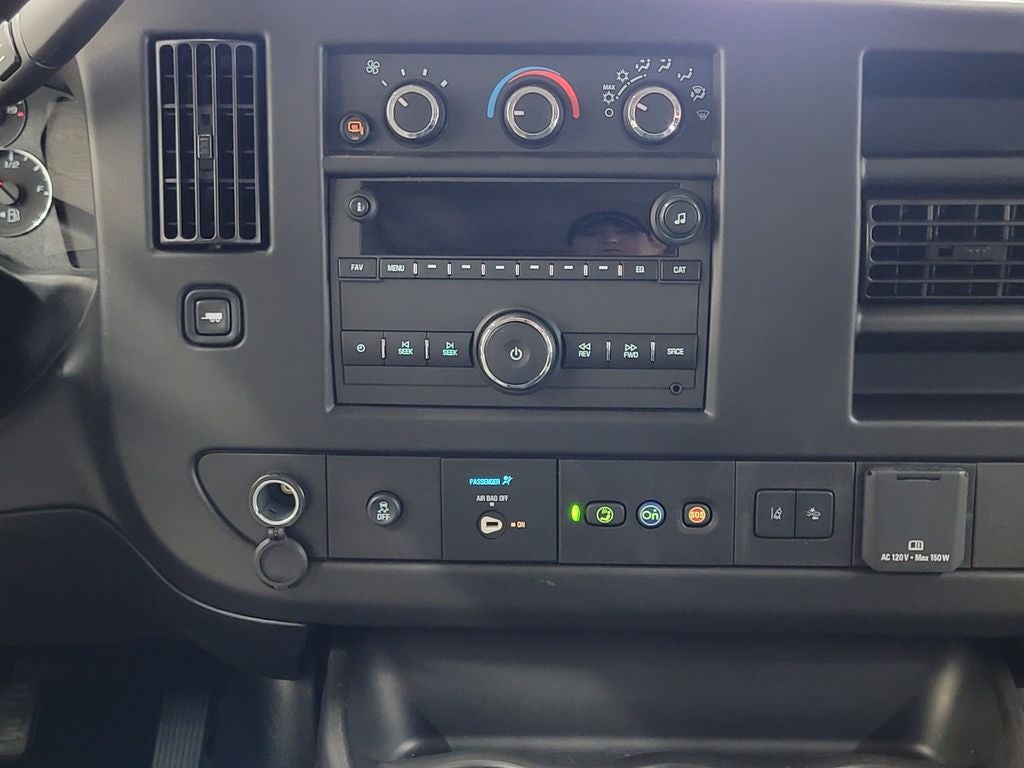 2024 GMC Savana Passenger 3500 LT