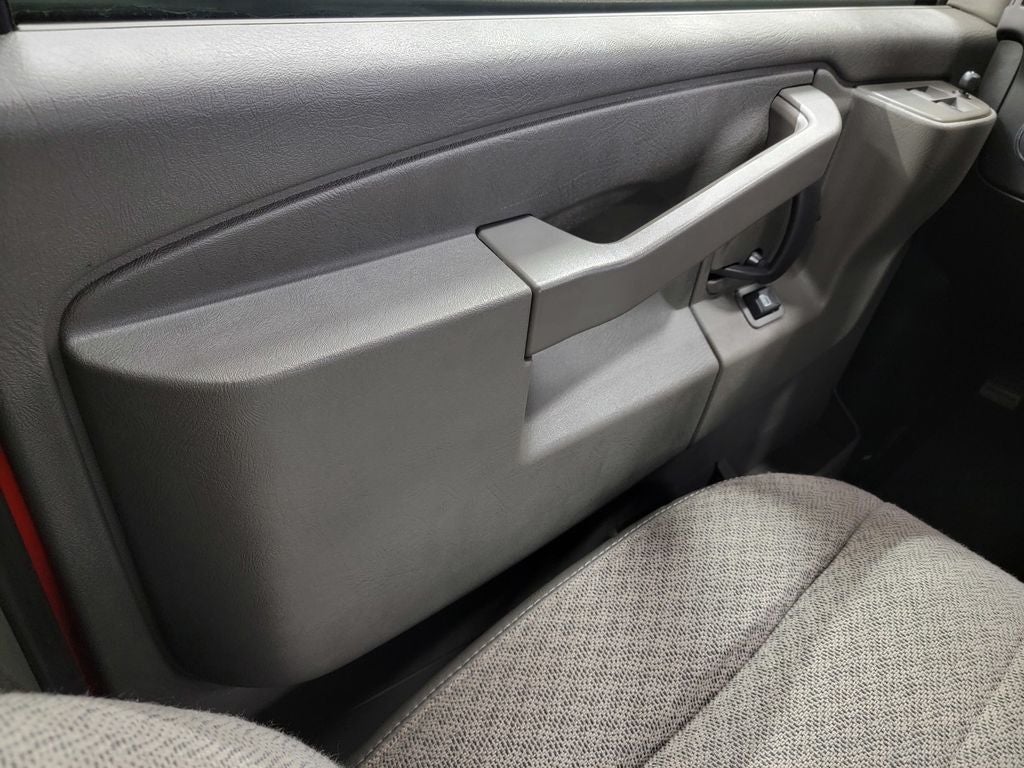 2024 GMC Savana Passenger 3500 LT