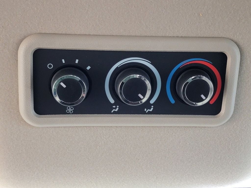 2024 GMC Savana Passenger 3500 LT