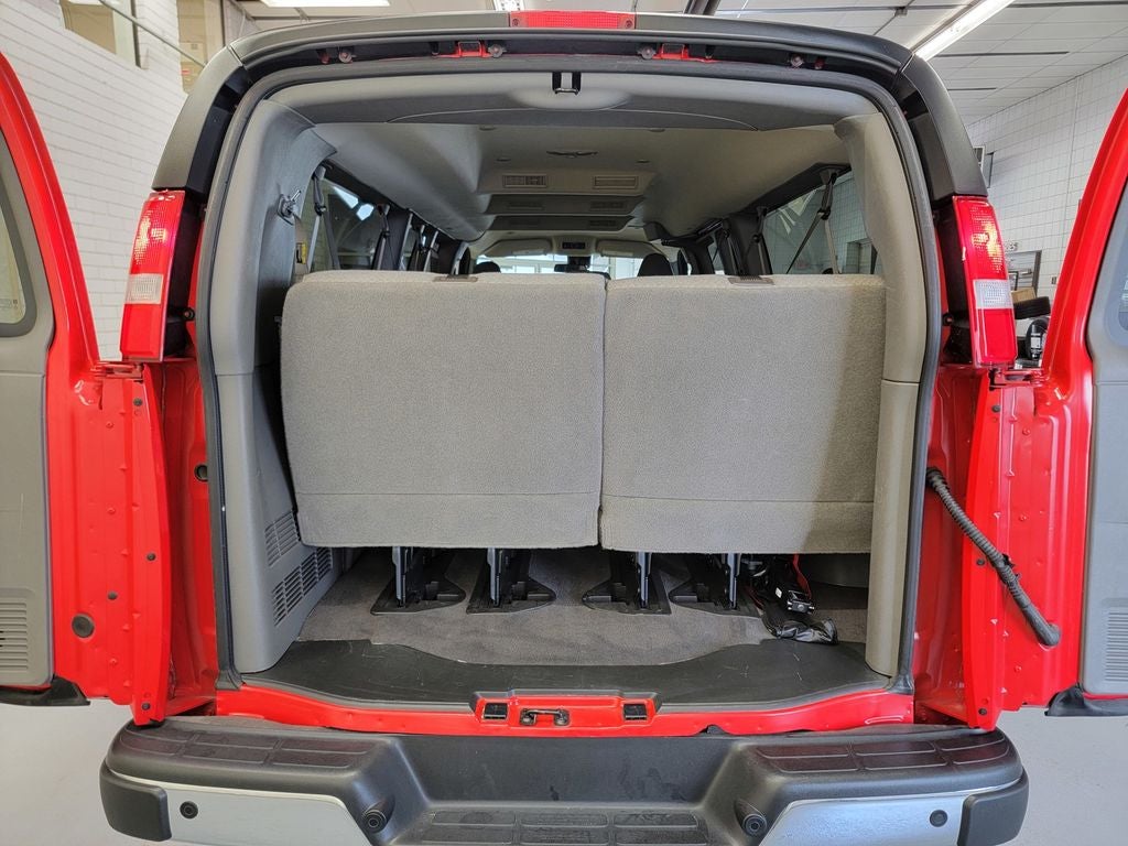 2024 GMC Savana Passenger 3500 LT