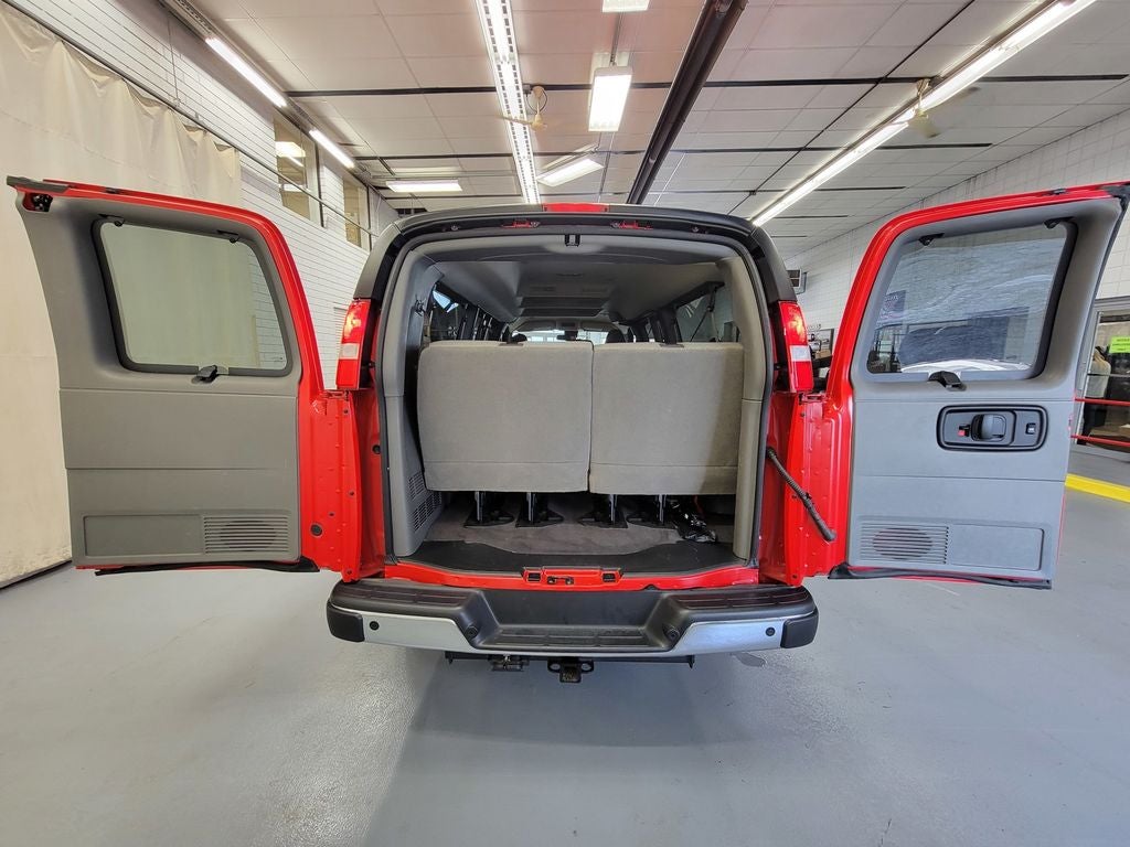 2024 GMC Savana Passenger 3500 LT