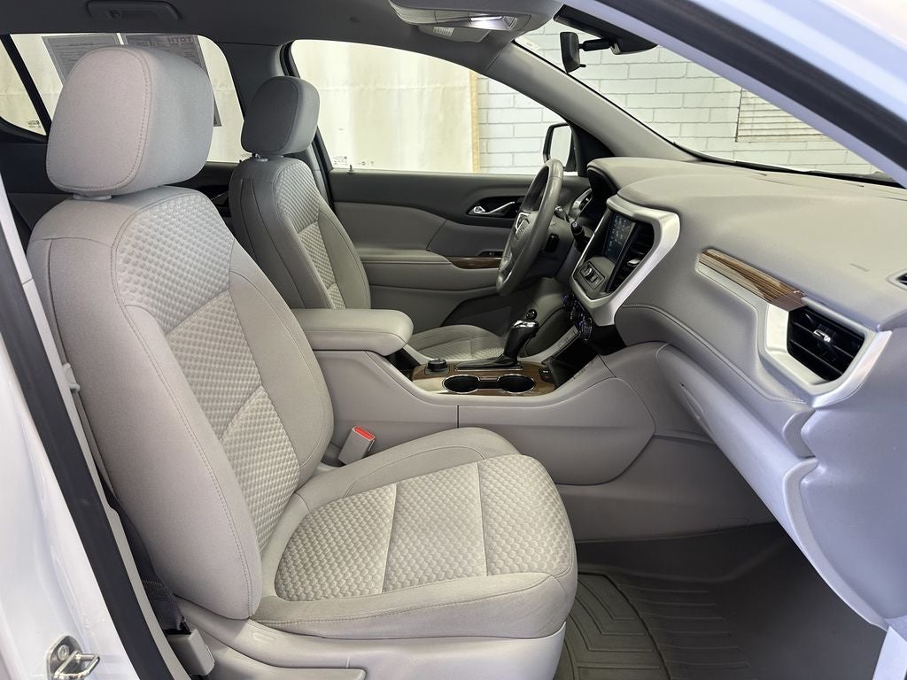 2017 GMC Acadia SLE