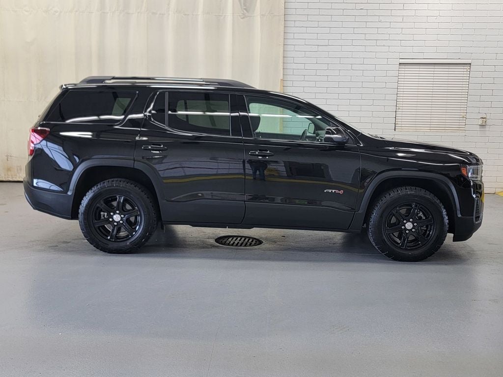 2023 GMC Acadia AT4