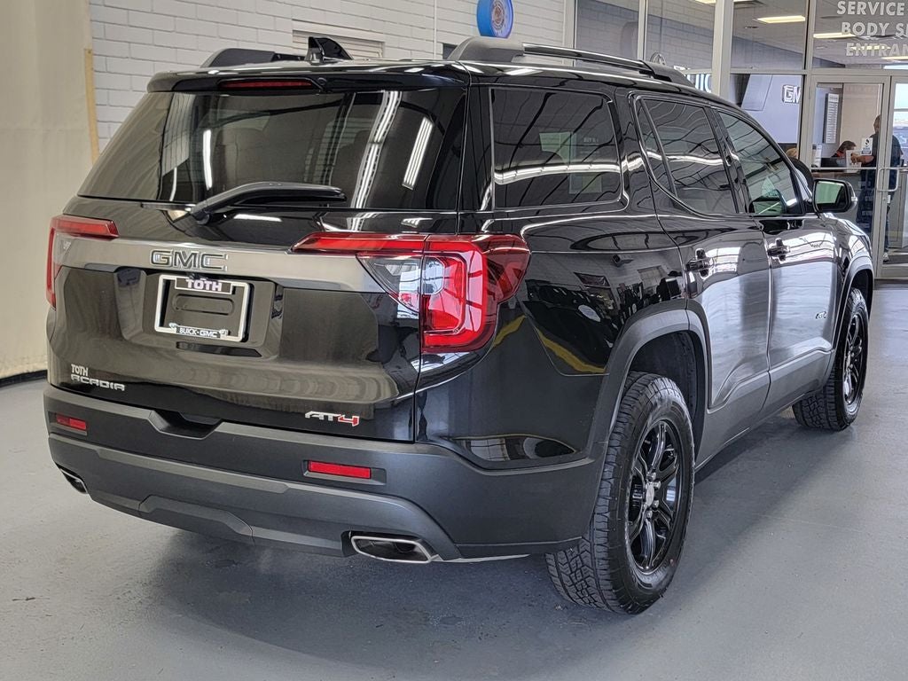 2023 GMC Acadia AT4