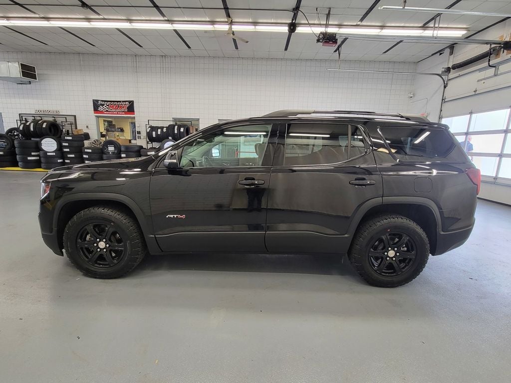 2023 GMC Acadia AT4