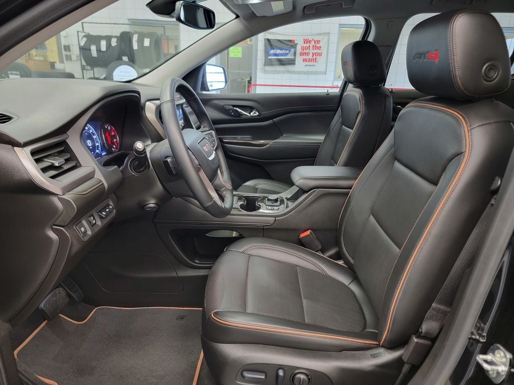 2023 GMC Acadia AT4