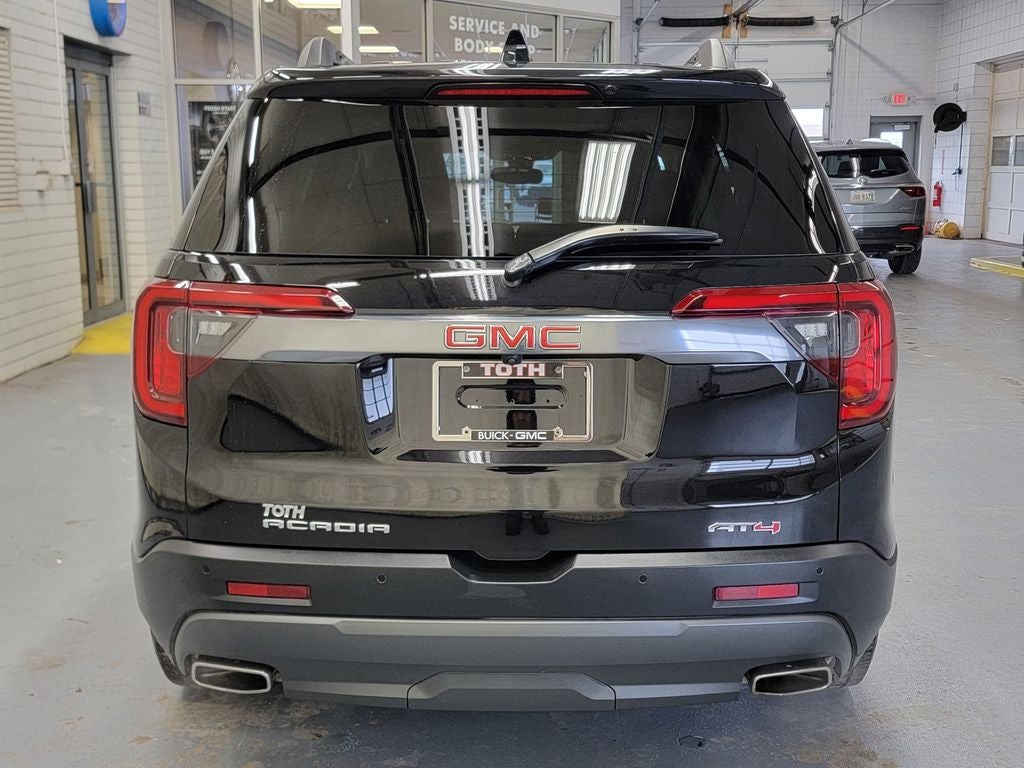 2023 GMC Acadia AT4