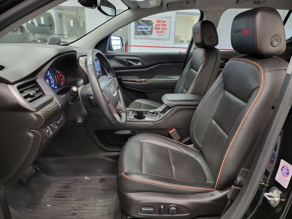 2023 GMC Acadia AT4