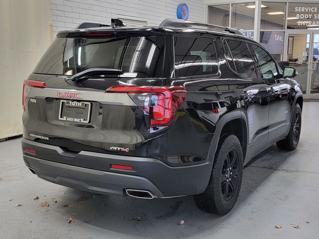 2023 GMC Acadia AT4