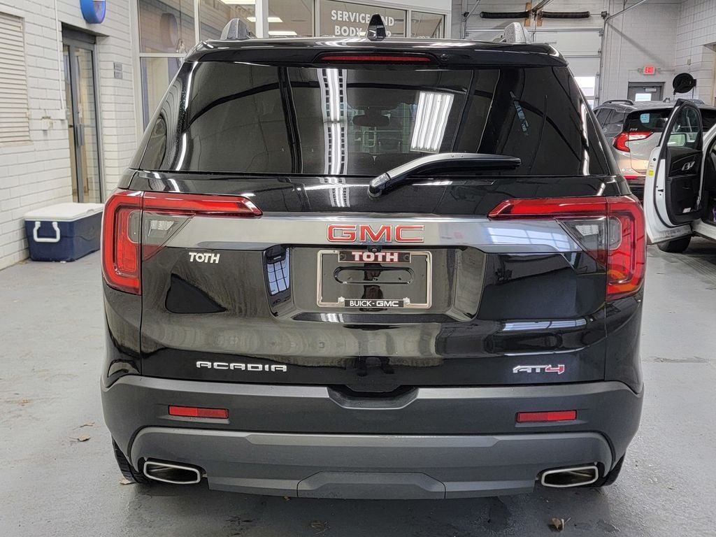 2023 GMC Acadia AT4