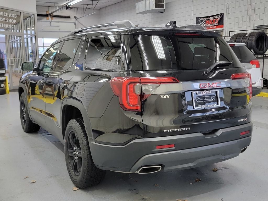 2023 GMC Acadia AT4