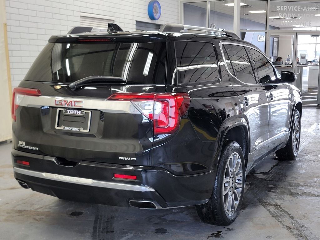 2023 GMC Acadia Denali