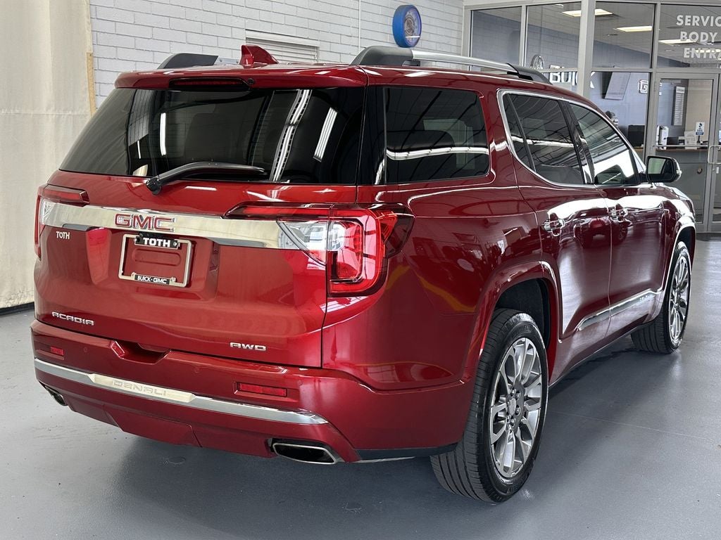 2023 GMC Acadia Denali