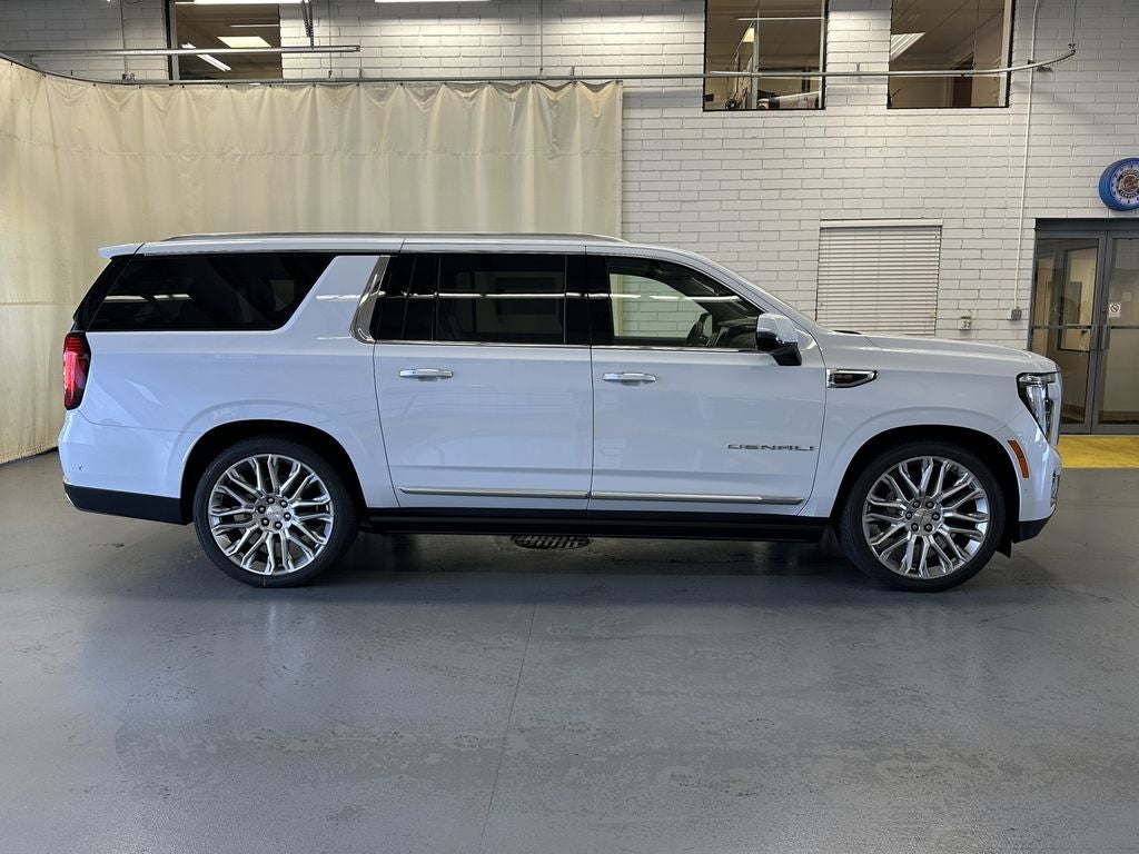2026 GMC Yukon XL Denali - Photo 11