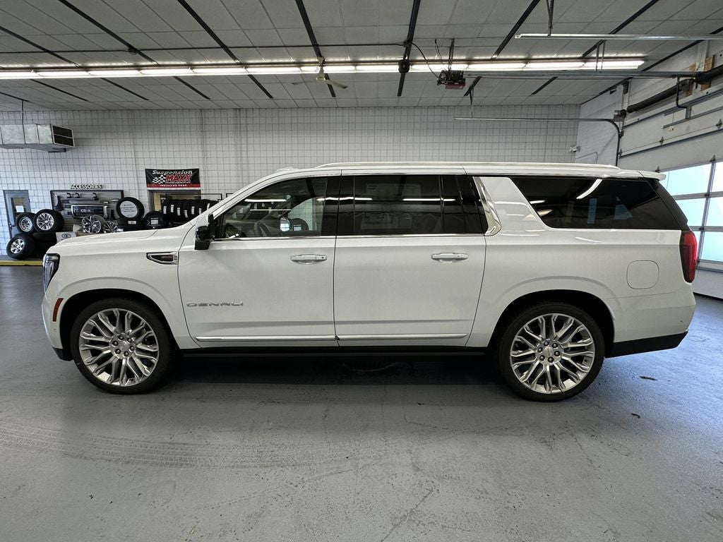 2026 GMC Yukon XL Denali - Photo 15