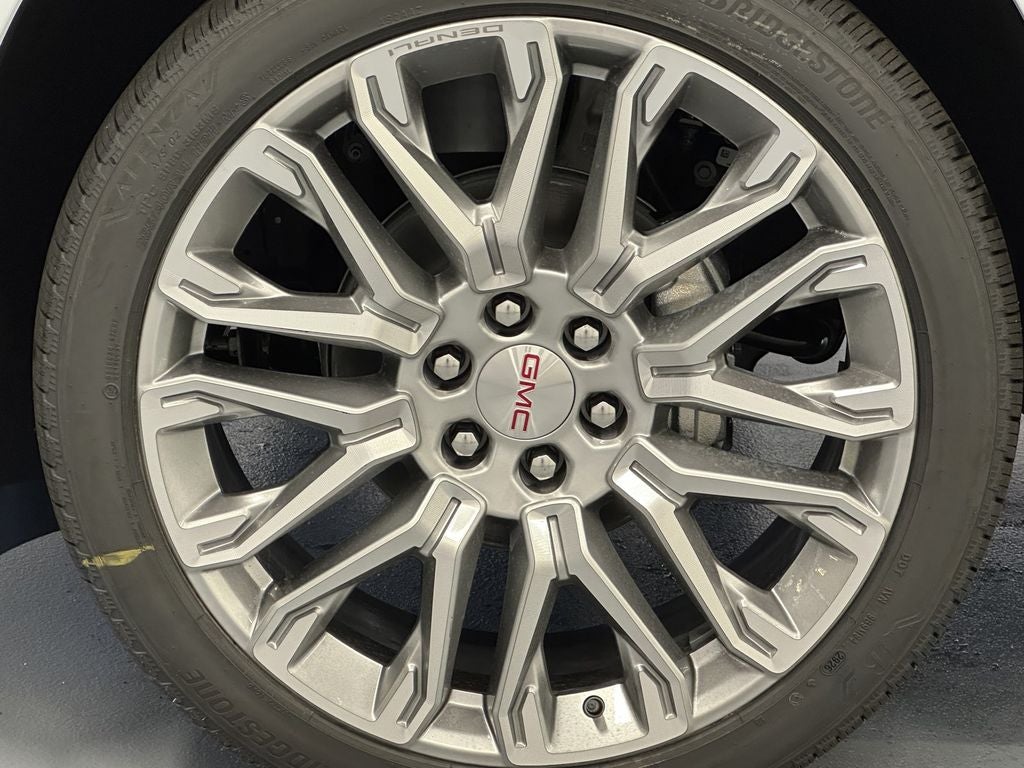 2026 GMC Yukon XL Denali - Photo 19
