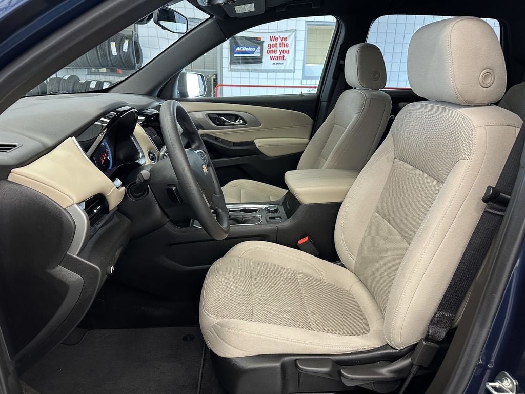 2022 Chevrolet Traverse LS