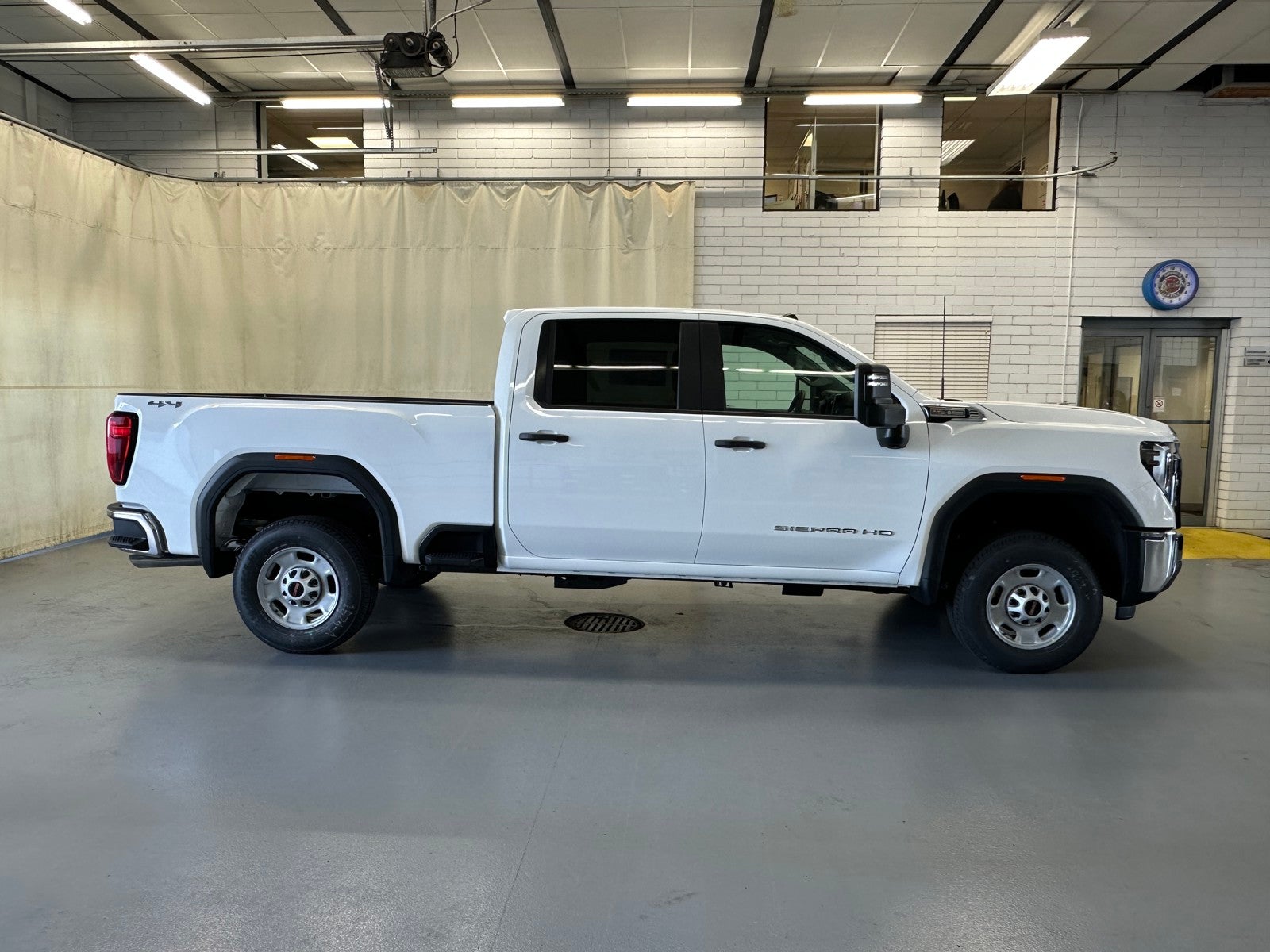 2026 GMC Sierra 2500HD Pro - Photo 5