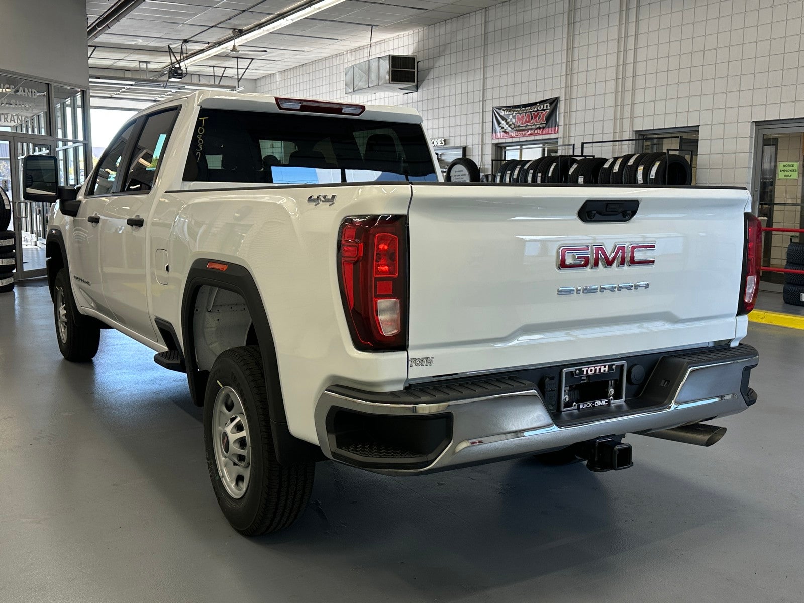2026 GMC Sierra 2500HD Pro - Photo 8