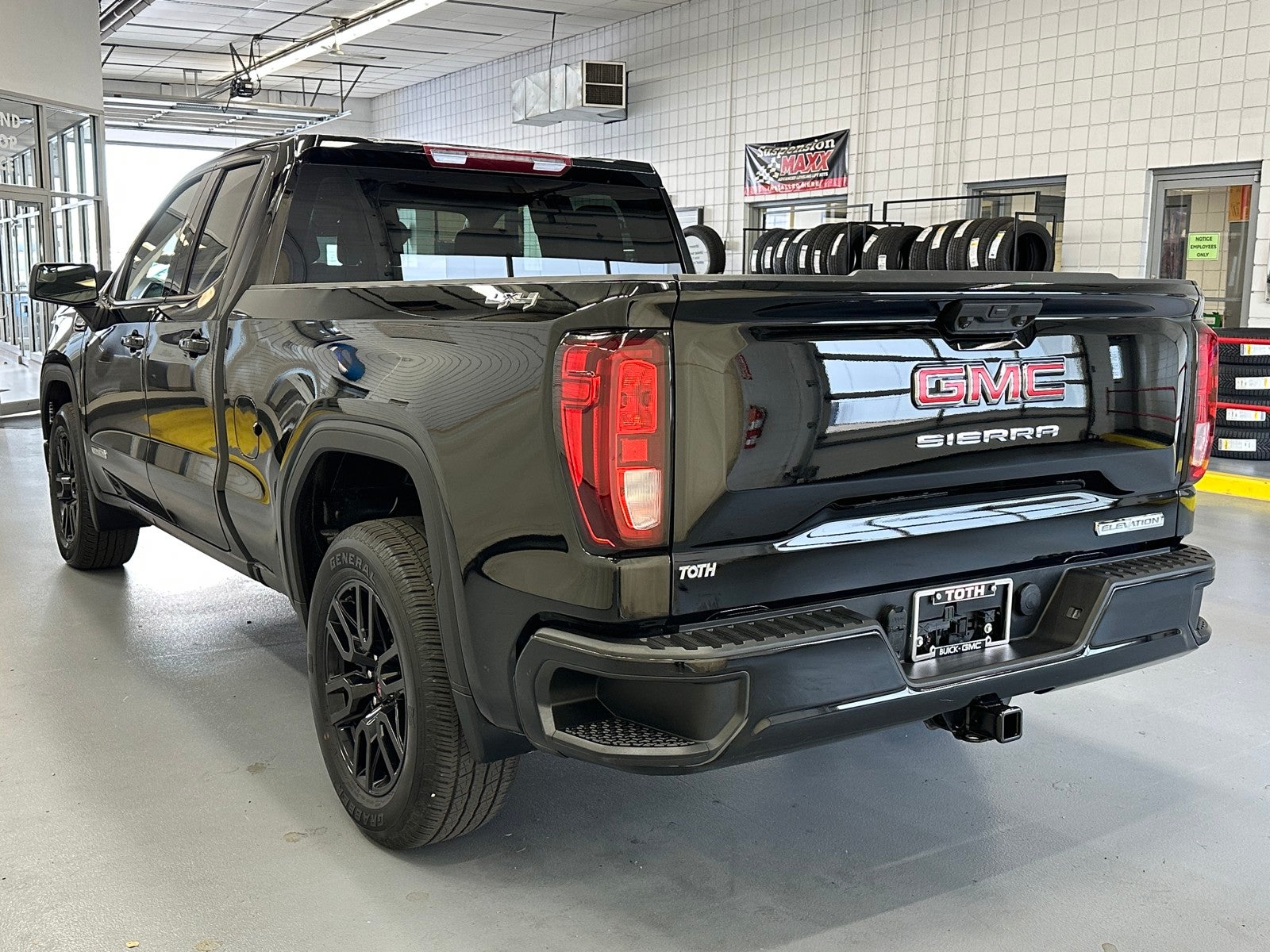 2024 GMC Sierra 1500 Elevation