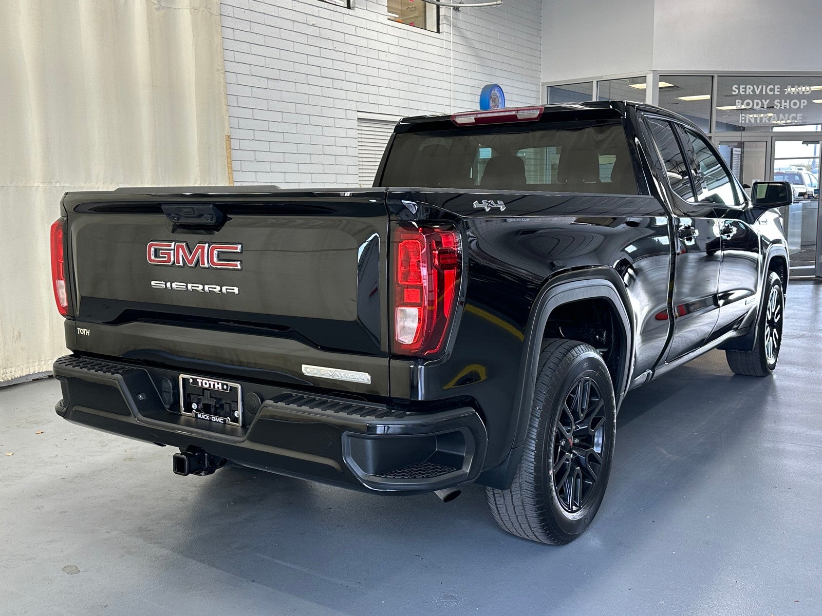 2024 GMC Sierra 1500 Elevation