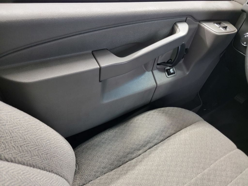 2017 GMC Savana Cargo 2500 Base
