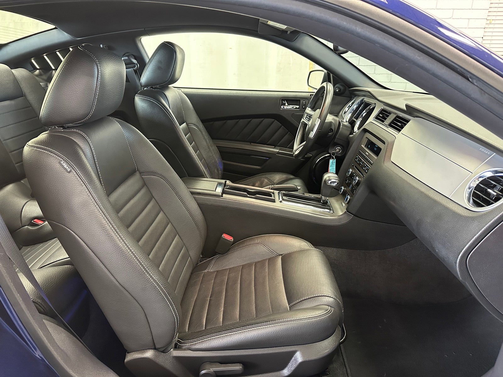 2010 Ford Mustang V6 Premium