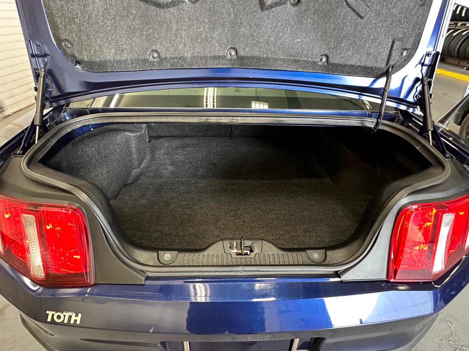 2010 Ford Mustang V6 Premium
