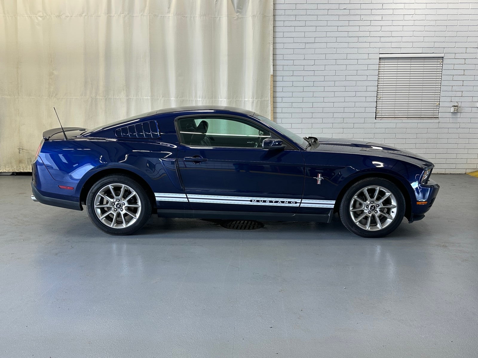 2010 Ford Mustang V6 Premium
