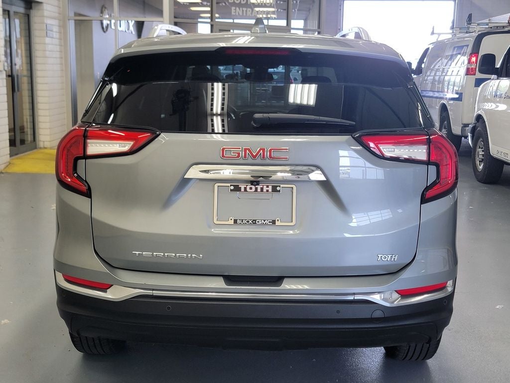 2023 GMC Terrain SLT