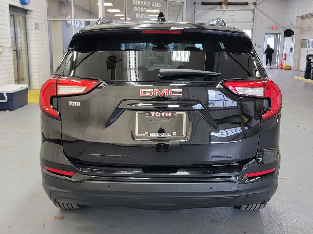 2022 GMC Terrain SLT
